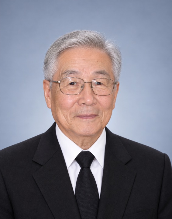거실에서 찍은 사진으로 만든 영정사진